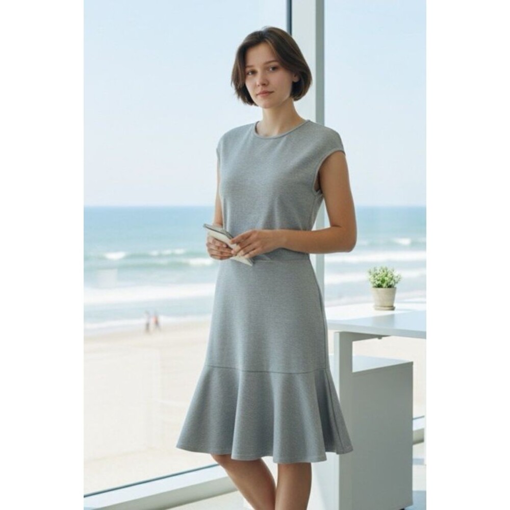 Theory NWOT womens bodycon sheath luxury dress sz 6 quiet luxury minimalist